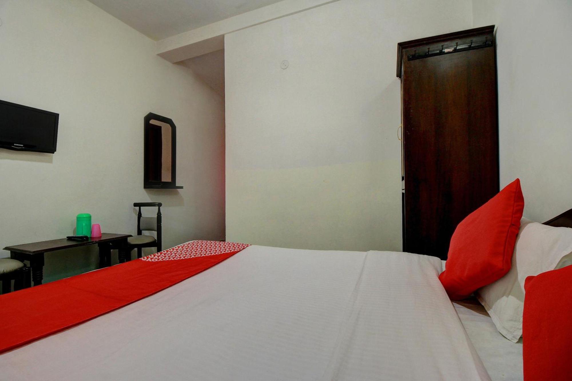 Hotel Rj Inn Кодайканал Экстерьер фото
